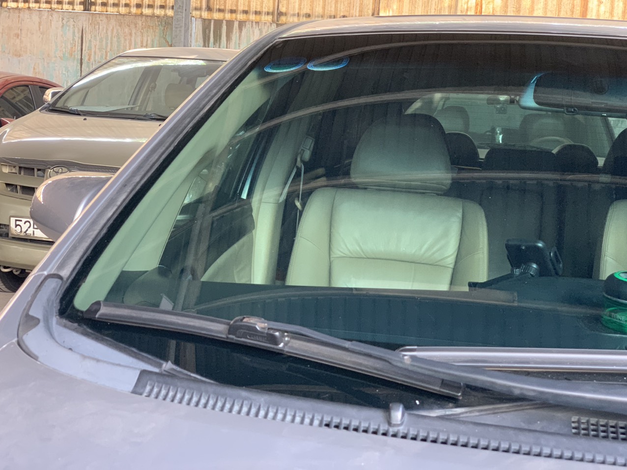 Xóa vết xước kính ô tô Huy Cường