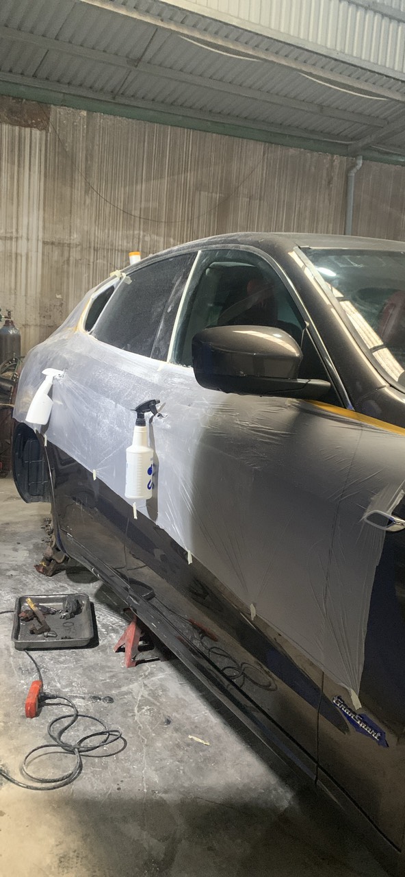 Thay kính ô tô Huy Cường